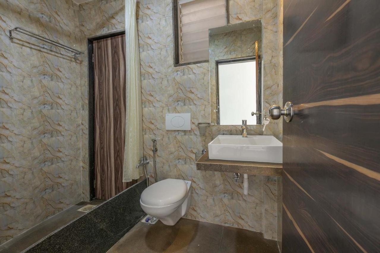 Stayvista'S Vine & Splash - Riverside Villa With An Infinity Pool And Indoor Games Karjat Exteriér fotografie