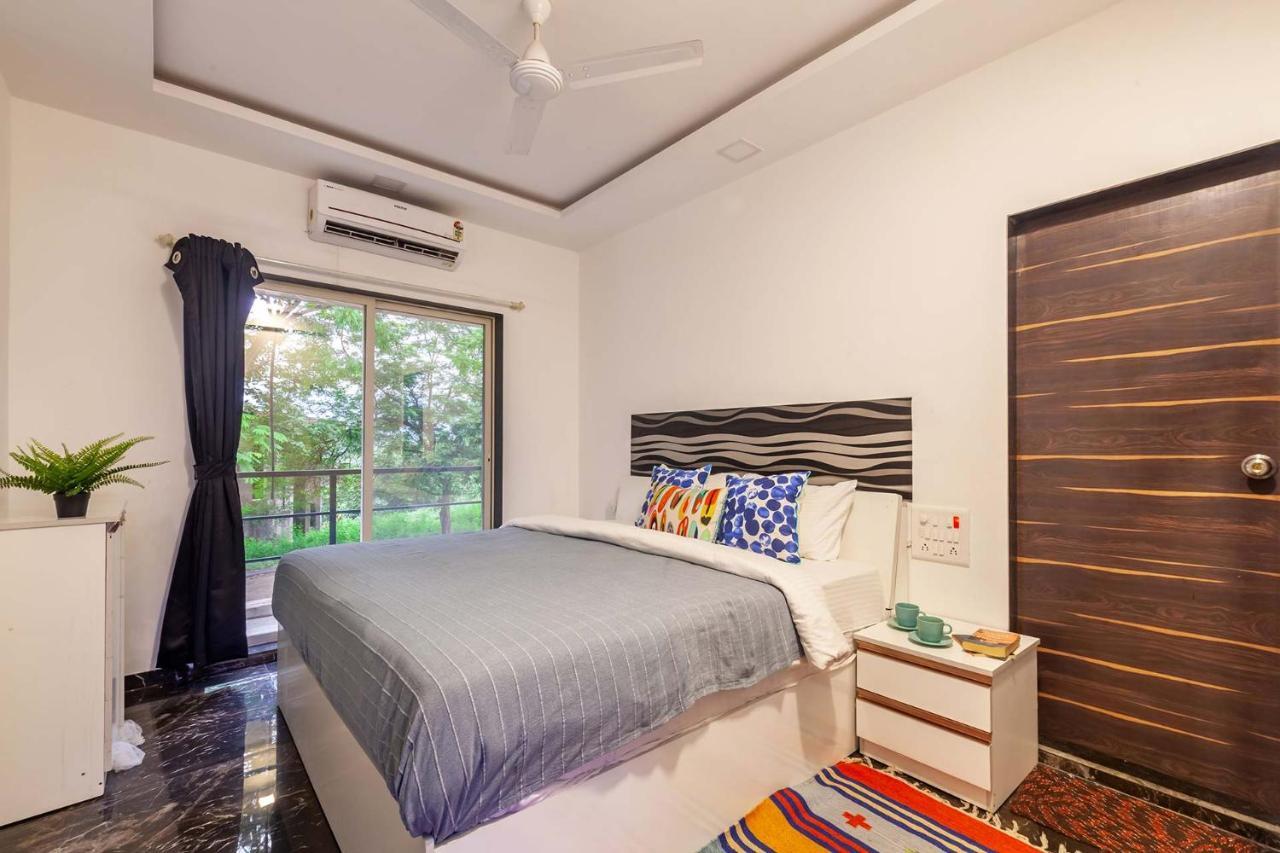 Stayvista'S Vine & Splash - Riverside Villa With An Infinity Pool And Indoor Games Karjat Exteriér fotografie